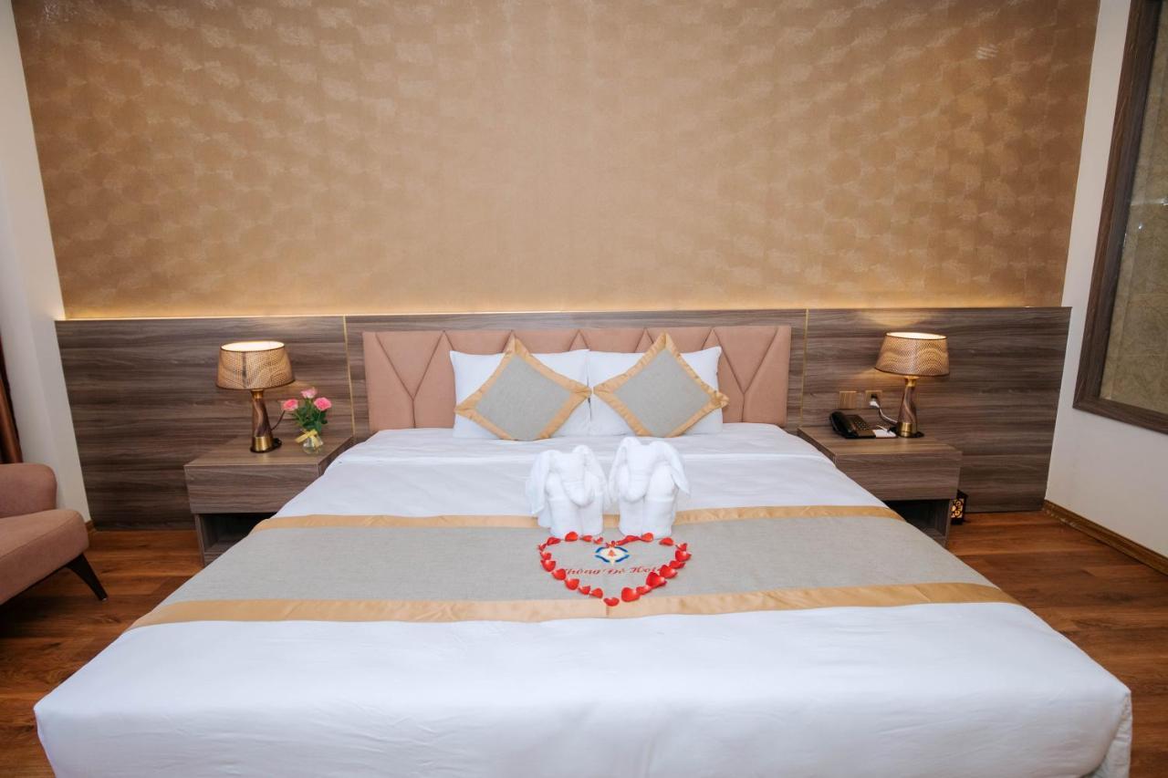 Thông Đỏ Hotel Vinh Exterior foto
